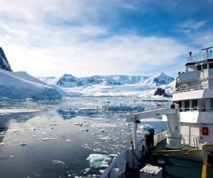 Read more about the article 10 winning facts about Antarctica to disarm every opponent