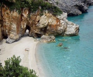 Read more about the article Greek destinations that still have availability but not for long