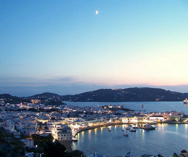 Read more about the article 5 magical Mykonos villas match for a king